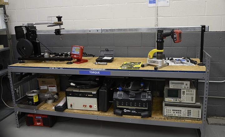 Torque wrench calibration bench in Michelli calibration lab