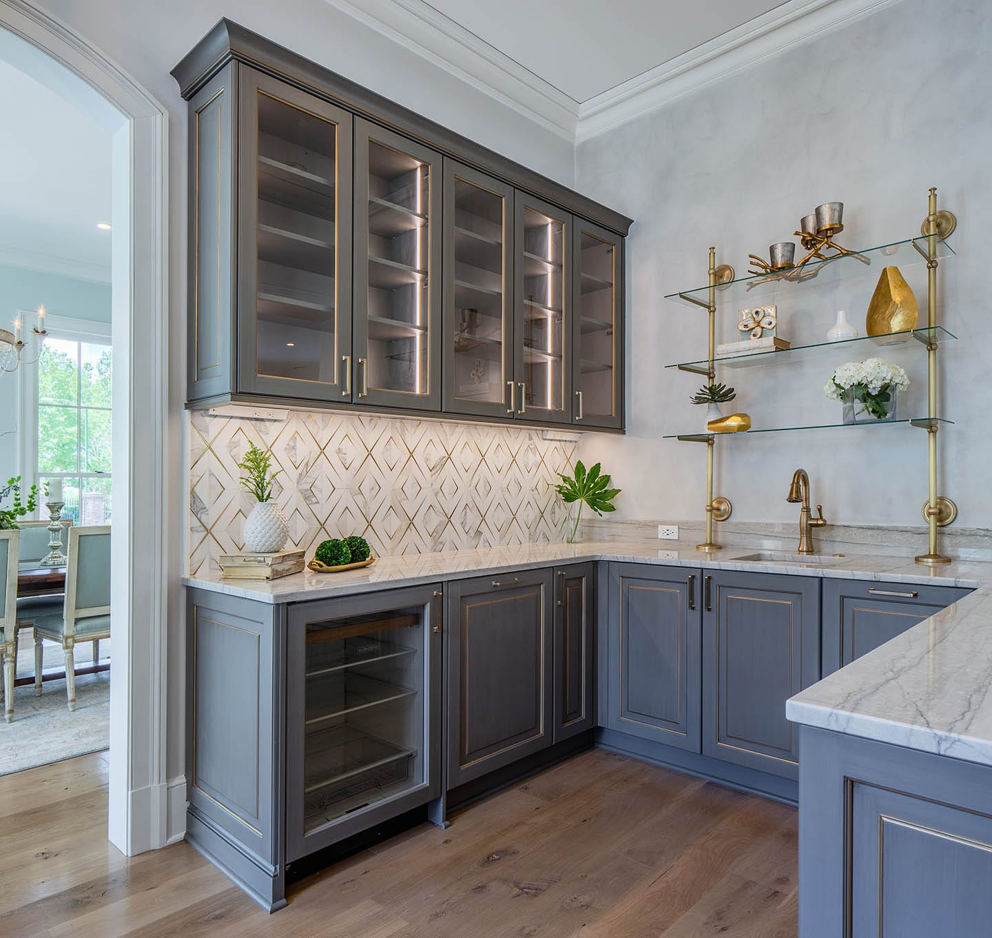 Kitchen cabinetry with Hafele lighting
