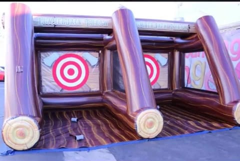 Lumberjack Axe Throwing